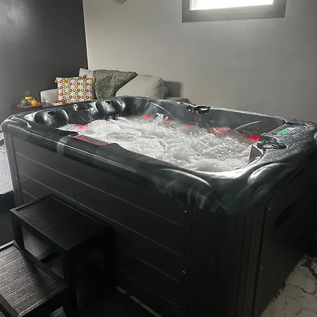 Gites Rozanna Avec Acces Detente Spa Jacuzzi Saint-Jean-de-la-Rivière Extérieur photo